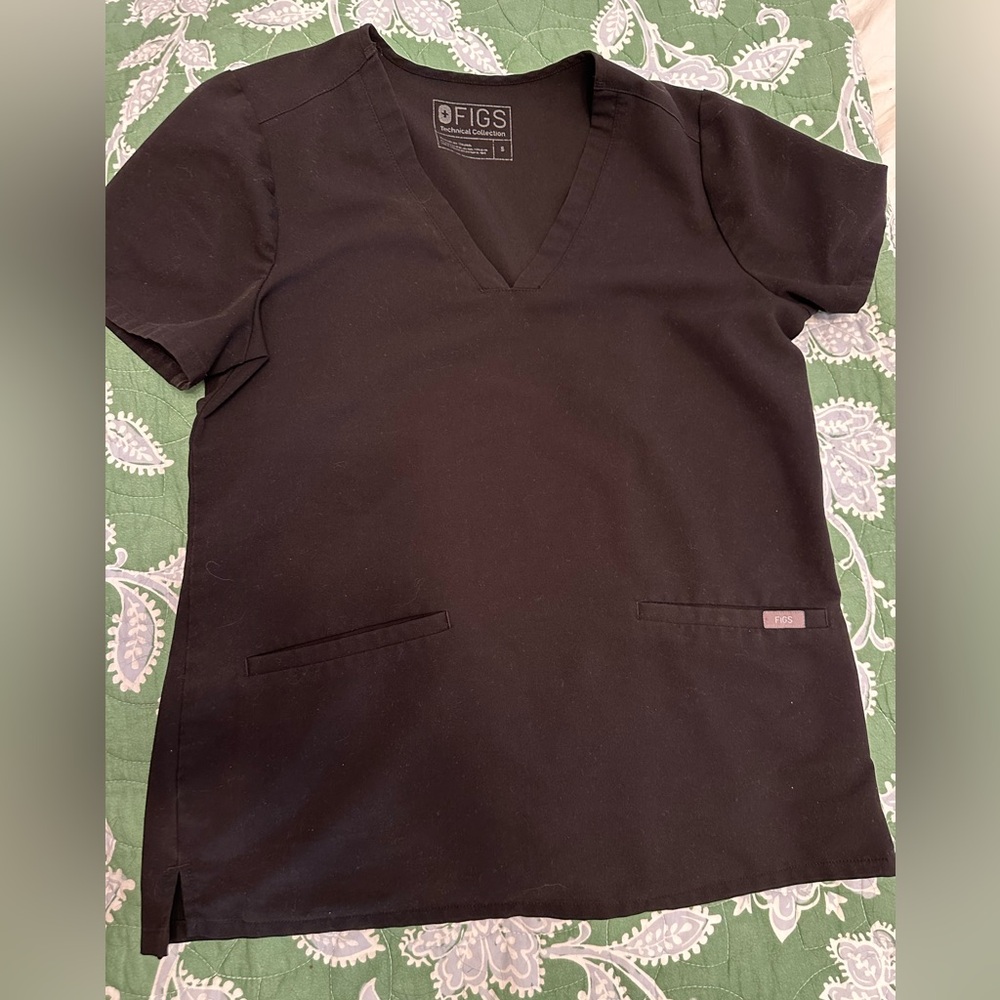 Black Figs 3-Pocket Scrub Top S